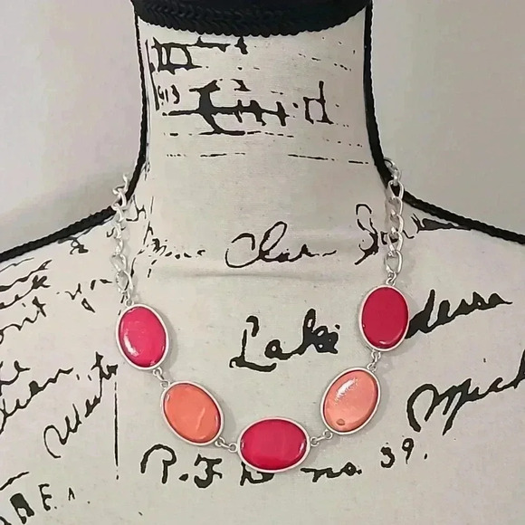 #10 set of 3 fashion statement charm seashell medallion necklaces - Picture 4 of 4